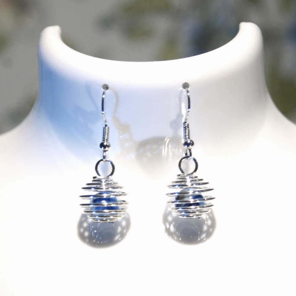 Small globe earrings with silver beads ED-6-007